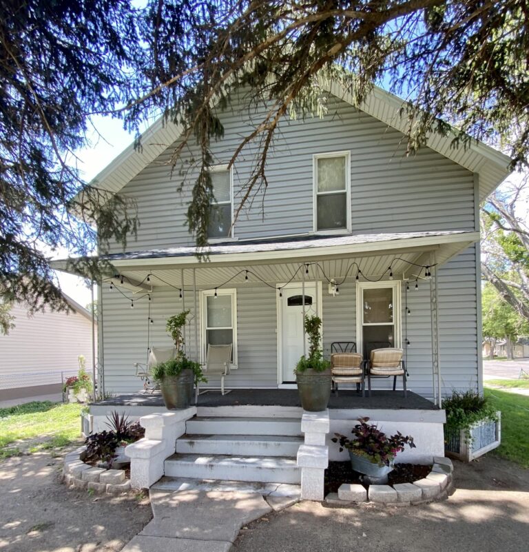 945 Wellington Street Colson Agency, Inc.